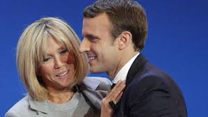 لماذا ينجذب الرجال للمرأة الكبيرة..وهل تغيرت الأدوار!