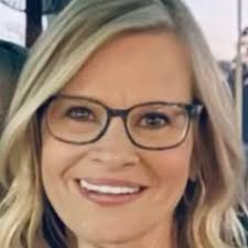 Lisa Rogers (@LisaLisa611)