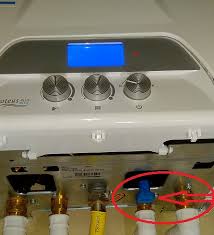 Ürün kısmi hasar gördüyse, örneğin kombinin baca seti ezildiğinde o hasar gören kısımla ilgili tutanak tutturunuz. Kombiye Su Nasil Basilir Tum Markalar Resimli Anlatim