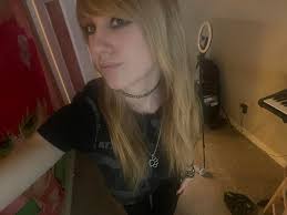 Does anyone know why Emzey deleted their public Rexoim avatars? And do they  have any social media?