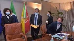 Tutti i nostri sindaci e governatori sono. Sicilia Allarme Dei Sindaci Sull Ordinanza Di Musumeci Regole Poco Chiare La Repubblica