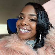 Dashana Brown's Instagram, Twitter & Facebook