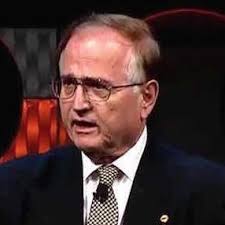 Paul Flory (Nobel Chemistry 1974) was at @MITChemE MIT in 1972-73. He  taught Polymer Chemistry (10.68). Here he is with is with Ed Merrill. He  was inspiring in discussions with me on