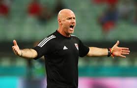 Despite the presence of 30,000 turkish fans dwarfing the 400 welsh contingent. 9mbxr8yeure Em