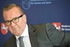 Die Frage des 1. Advent: ist Detmolds Bürgermeister Rainer Heller käuflich 