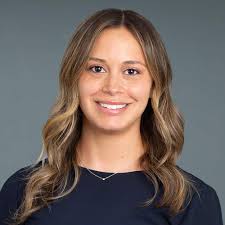 Alexandra Kahn's Instagram, Twitter & Facebook