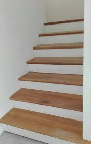 Betontreppe Mit Stufen Verkleidet Be Schick Design In Holz