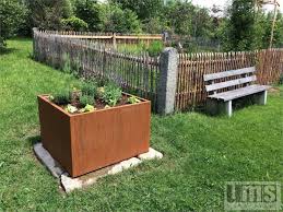 Hochwertige Und Langlebige Pflanzgefasse Hochbeete Und Elemente Aus Metall Fur Haus Garten Hochbeet Cortenstahl Haus Und Garten