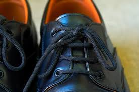 Hidden knot lacing ini cocok banget jika kamu ingin ikat tali sepatumu terlihat rapi dan simpel. Trik Mengikat Tali Sepatu Agar Tak Mudah Lepas Kumparan Com