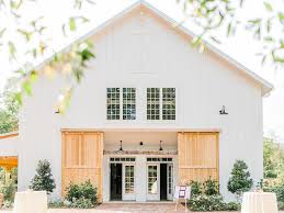 Whether we're talking about climate control or beautiful friezes on the stalls, there are horses in this world that live in the equivalent of mansions. 90 Beautiful Barn Venues Across The Usa