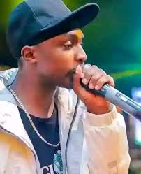 Nataka kua msanii mnipee jina