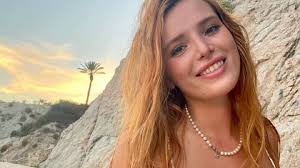 Se trata de una plataforma de suscripción de contenidos, en ella los creadores reciben ganancias por la originalidad de lo que ofrecen a sus suscriptores. La Polemica De Bella Thorne Con Onlyfans Sube Fotos Casi Iguales Que Las De Su Instagram As Com