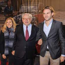Help us build our profile of maria furtwängler and hubert burda! Munchens Neue Ehrenburger Hubert Burda Und Philipp Lahm So Leben Sie Am Tegernsee Tegernsee