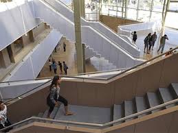 En la universidad católica de valencia ofrecemos a nuestros alumnos una formación integral que les permita crecer académica y profesionalmente, pero también como personas. Campus Y Centros Ucv