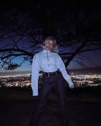 ローラ、また乳首披露！【画像】フル勃起ビーチクポチがエロ過ぎる！: 芸能ニュース、どん！