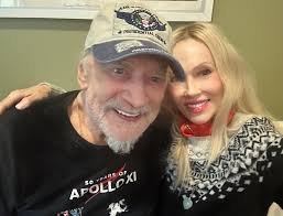 iowacaucus2024 Polls close soon, did you vote? #presidentialcrew