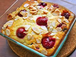 Kirschmichel Nach Omas Rezept So Gelingt Der Susse Auflauf Kuchen Rezepte Einfach Kirschmichel Susse Auflaufe