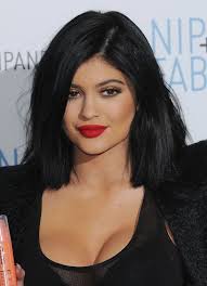 Kylie Jenner Confirmed How Many Colours She Uses On Her Famous Lips Popsugar Beauty Uk Kyliejennerstyle Popsugar Beauty Beauty Uk Kylie Jenner