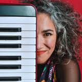 Mirtha Guerrero La Machete