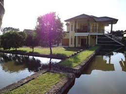 Villa Java Tarogong Garut Murah Dan Nyaman Villa Kolam Ikan Gazebo