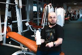 В instgaram появился новый профиль блогера, в. Kak Posle 20 Let V Invalidnoj Kolyaske Ya Vstal I Poshel V Trenazhyorku Istoriya Sashi Voloshina Kyky Org