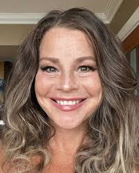 Mary Hawk's Instagram, Twitter & Facebook