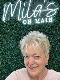 All booked up for the day. There are still a few spots available for 24th  and 25th at Diamond Cuts Barber Shop MERRY CHRISTMAS 🎅 🎄 🎁