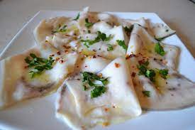 Inoltre, è molto salutare, quindi è indicato mangiarne in abbondanza.solitamente il pesce spada viene semplicemente arrostito sulla brace, eppure con semplici e piccole elaborazioni. Pesce Spada Carpaccio