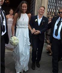 Scopri ricette, idee per la casa, consigli di stile e altre idee da provare. Gewitterwarnung Fur Venedig Wird Die Schweini Hochzeit Verhagelt Celebrity Wedding Photos Glamorous Wedding Wedding Dresses