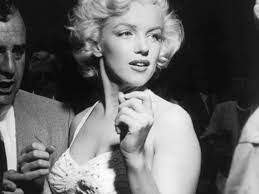 Marilyn monroe), урождённая но́рма джин мо́ртенсон (англ. Ochen Podrobno O Zhizni Merilin Monro Chast 5 Fotomodel Bloger Dedark Na Sajte Spletnik Ru 5 Sentyabrya 2017 Spletnik