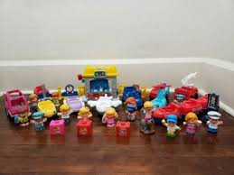 Zoo abc alphabet little people mit zubehör fisher price. 1963 Now Toys Hobbies Zoo Keeper From Fisher Price Little People Alphabet Set W Bananas Bucket Little People 1997 Now