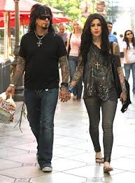 Kat Von D In Jeggings Nikki Sixx In Diesel Jeans Denimology Kat Von Kat Von D Cold Weather Outfit