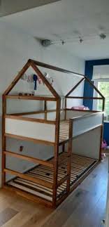 Ikea Bett Kura Umbaufahig Kiefer90x200 Cm Wurde Mit Massiv Holz Zum Hausbett Mit Dach Umgebaut Und Ikea Kind Kinderbett Ikea Kinderbett Hochbett Kinderbett