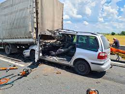 În urma impactului, o persoană a fost încarcerată și a murit pe loc. Update Accident Cu O VictimÄƒ IncarceratÄƒ Pe Autostrada Arad NÄƒdlac Aradon