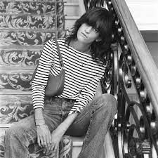 Sa biographie, son actualité, ses photos et vidéos. Celine Portrait Of Suzanne Lindon Paris Fashion Week
