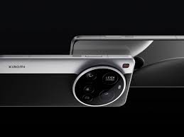 Xiaomi 17 Ultra Leak Hints At Triple-Camera Setup With 200MP Telephoto Sensor
