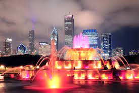 Buckingham fountain is a chicago landmark in the center of grant park. Buckingham Fountain Opens This Weekend A Look At 90 Years Of Splashy Fun Downtown Chicago Dnainfo
