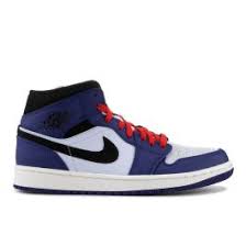 Usage of realistic physical effects in the underwater environment enforces players to feel all the deepness of fear and unpredictability of combats in deep black. Air Jordan 1 Mid Se Deep Royal Blue Deep Royal Blue Black 852542 400 The Good Will Out