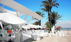 Beach club restaurante lounge y bar. Exclusividad En Chanclas La Verdad