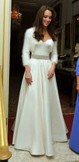 Who will design meghan markle's wedding dress? Meghan Markle S Wedding Dress With Ex Husband Was Identical To Kate Middleton S Photos Hello