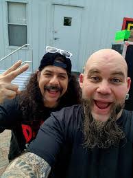 Mike Deleon's Instagram, Twitter & Facebook