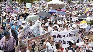 Humano al matrimonio igualitario en ecuador: Catolicos Y Evangelicos Marchan Contra El Matrimonio Igualitario En Ecuador Fotos Mundo Correo