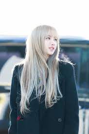 Pin Oleh A Sofyal Kylie Di Lalisa Manoban Rambut Warna Warni Wanita Blackpink Lisa