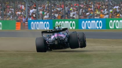 Franco Colapinto sufri� un despiste y fue 19� en la clasificaci�n del Gran Premio de Silverstone de F�rmula 1 - LA NACION