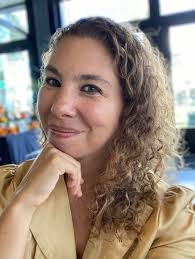 Serena Goldstein's Instagram, Twitter & Facebook