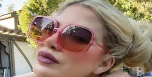 Tori Spelling Enrages Fans With April Fool S Joke On Instagram