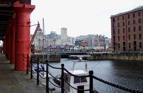 Die stadt zeigt sich heute von einer moderneren und selbstbewussten seite. Liverpool Hafen Geschichte Probleme Revitalisierung