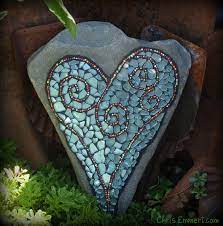 Heart Mosaic On Rock Garden Art Garden Mosaic Mosaic Rocks
