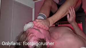 Foot Stool: Under table foot smother with… ThisVid.com