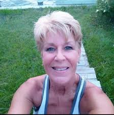 Hello beautiful people who love chateaux!! Y'all were so sweet after my  last post about my father and the chateau.. I was thinking…. I have more  several pictures to share, I hope